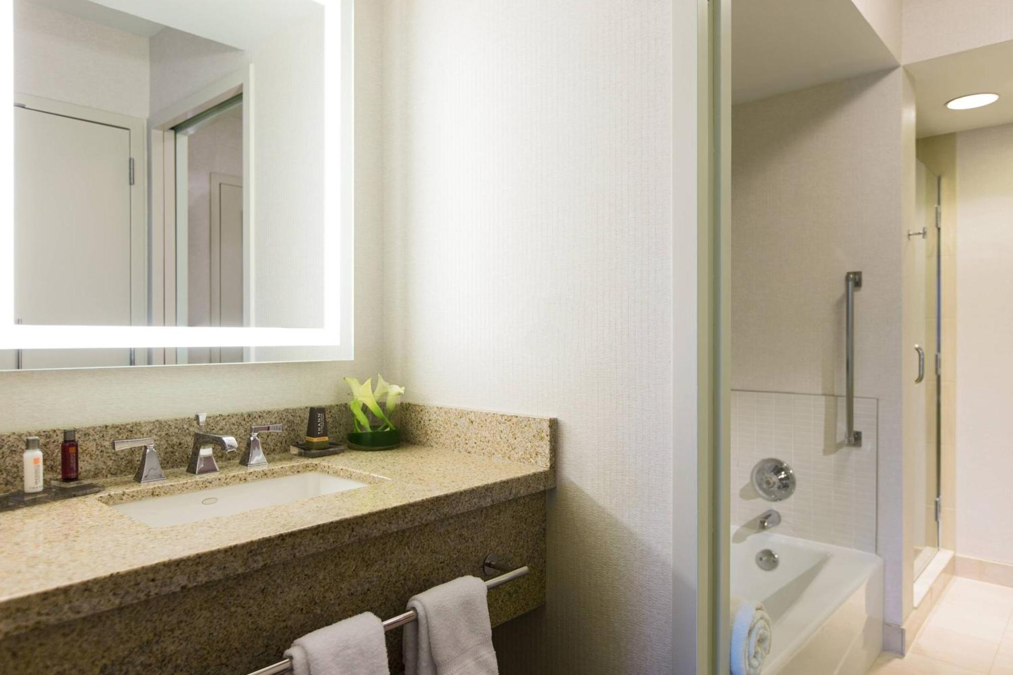 Chicago Marriott Suites O'Hare Rosemont Buitenkant foto